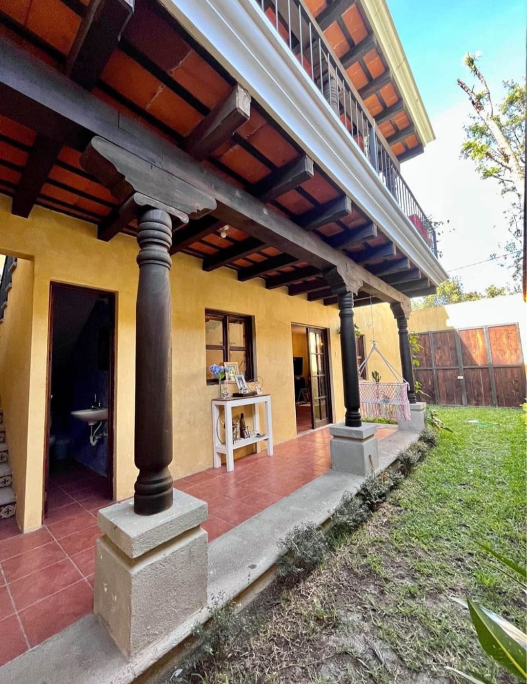 CASA EN VENTA A MINUTOS DE ANTIGUA G.
UBICADA EN ANTIGUA GARDENS
CUENTA CON 144