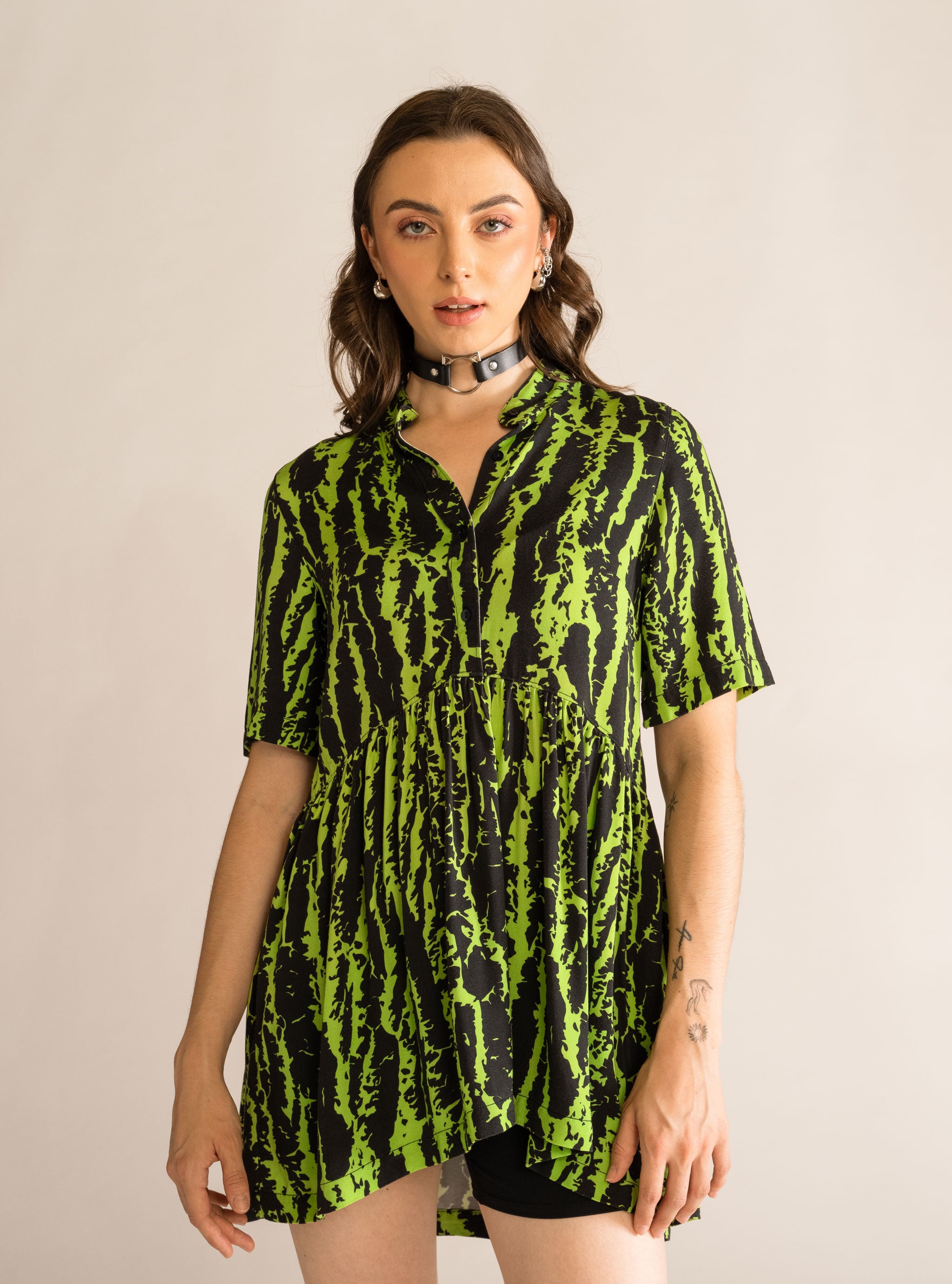 The Original Monster Dress, Negro