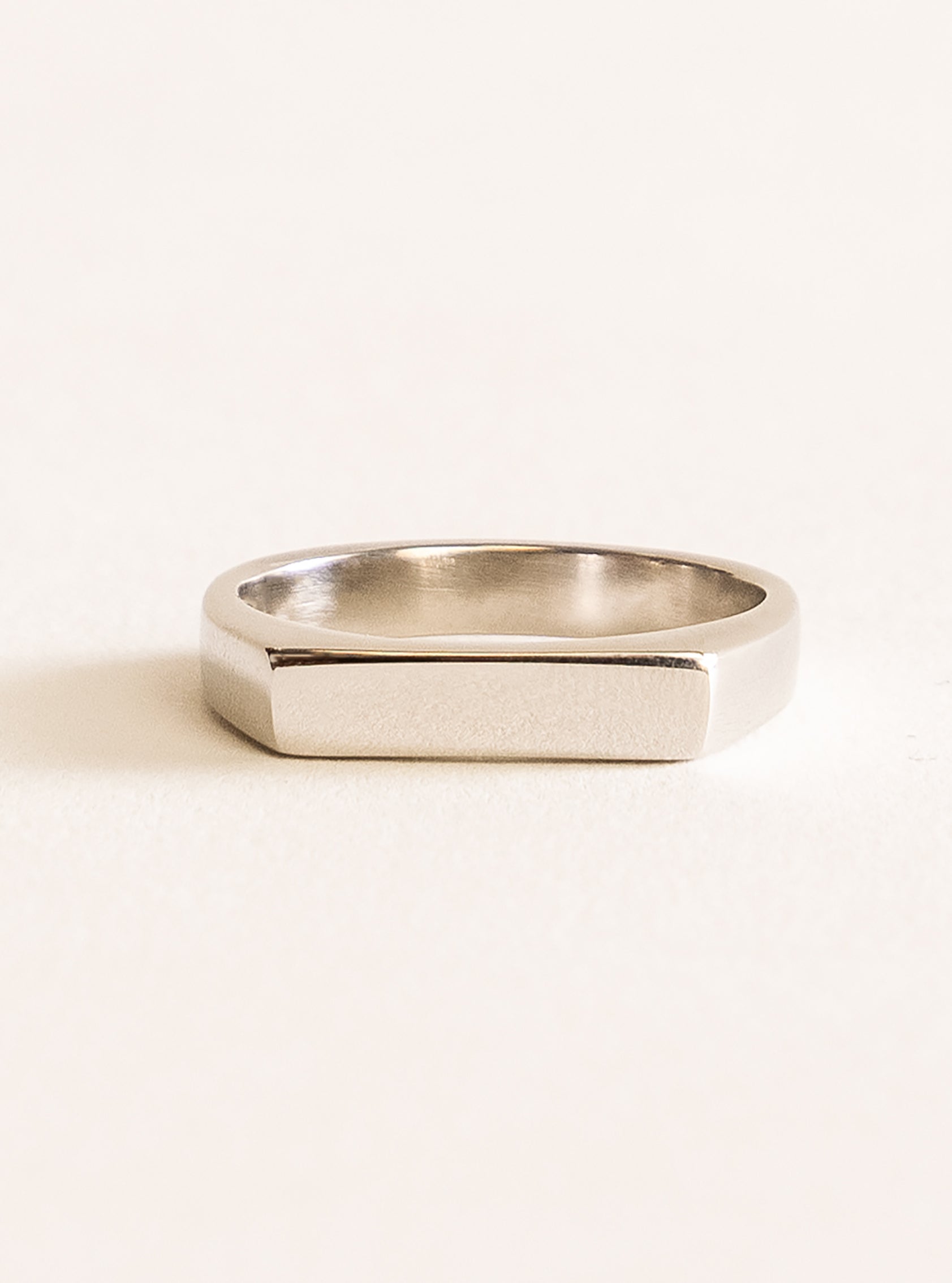 Thin Silver Ring, Plateado